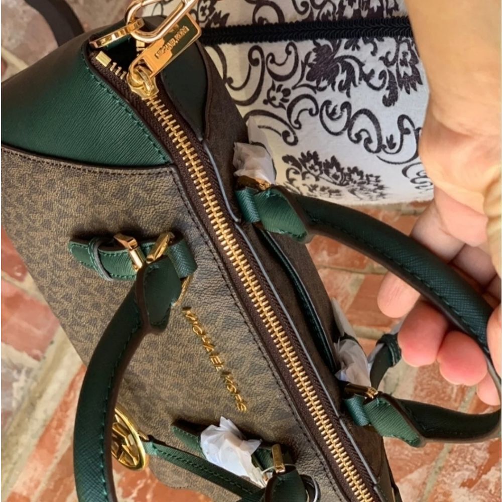 Michael Kors Women's Green Medium CIARA Messenger Top Zip Satchel Crossb… - Picture 15 of 16